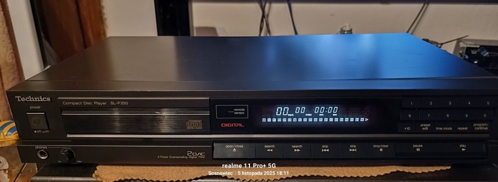 Technics SL-P 250 CD Player