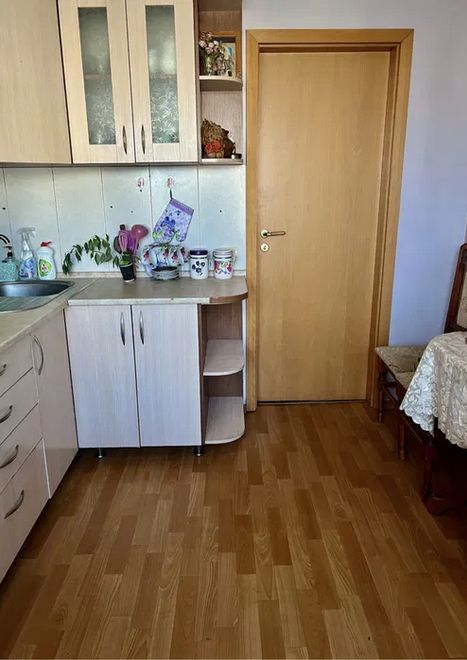 Продам укомплектовану сталінку 2х кімнатну в центрі