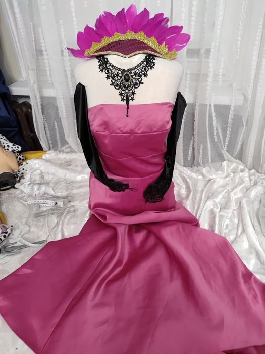 Piękny strój karnawał rewia pióra rękawiczki suknia rozmiar S