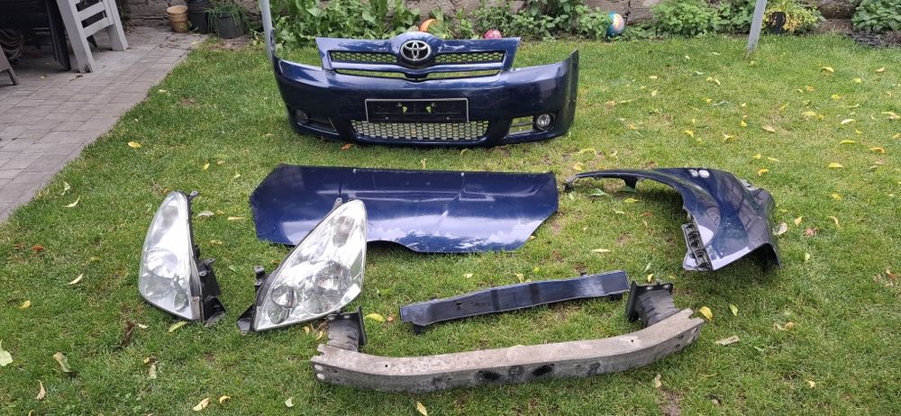 Kompletny przód toyota corolla verso 04- kolor 8p4 Europa wysyłka