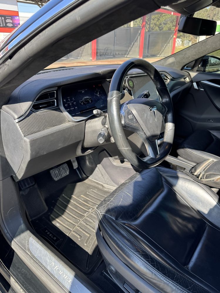 Tesla model s тесла модел с