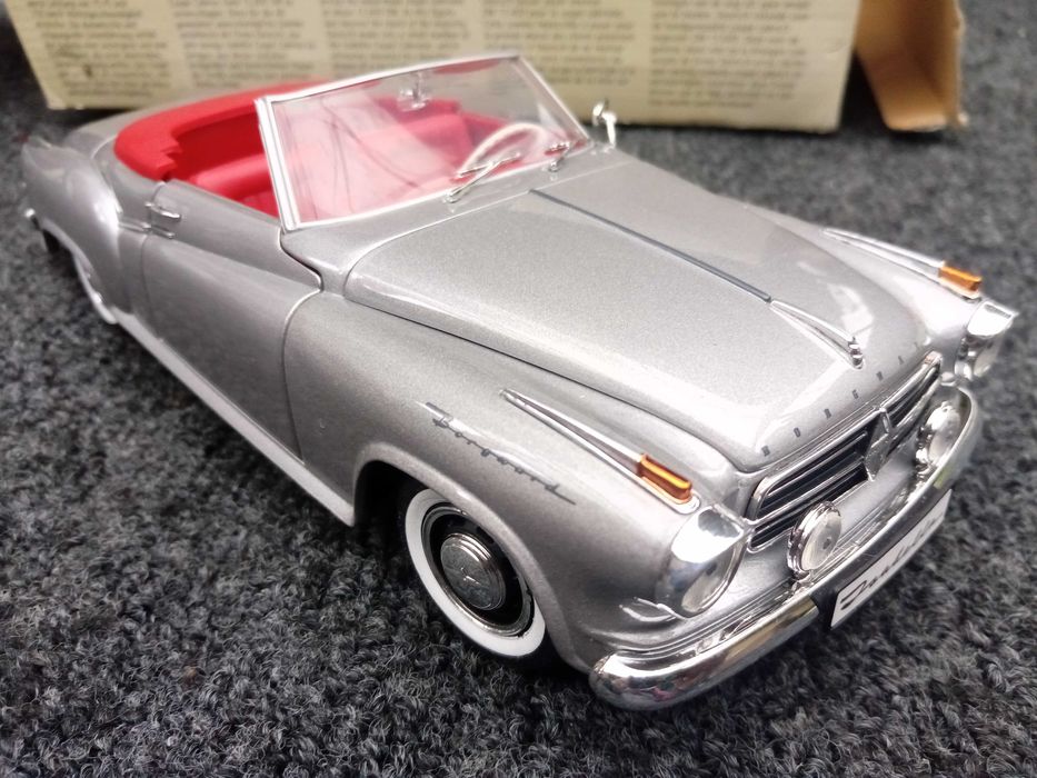 1/18 Borgward Isabella cabrio - Revell