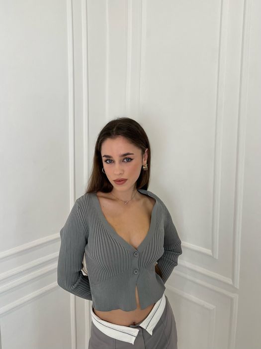Кофта з декольте трикотажна,рубчик,сіра,біла,з ґудзиками