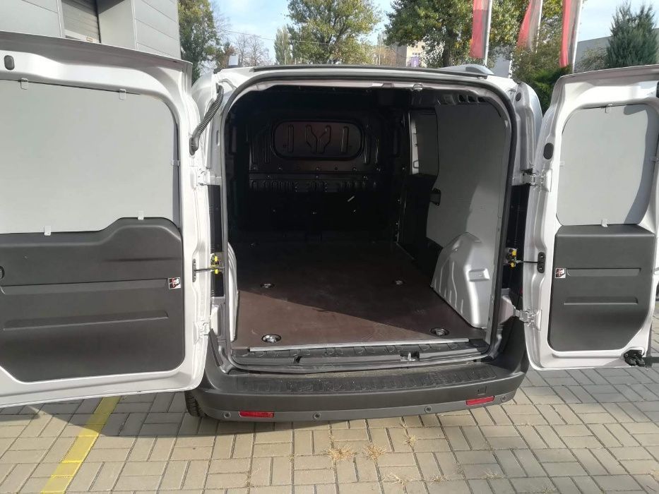 Fiat Doblo L2H1 Profesjonalna zabudowa przestrzeni ładunkowej auta