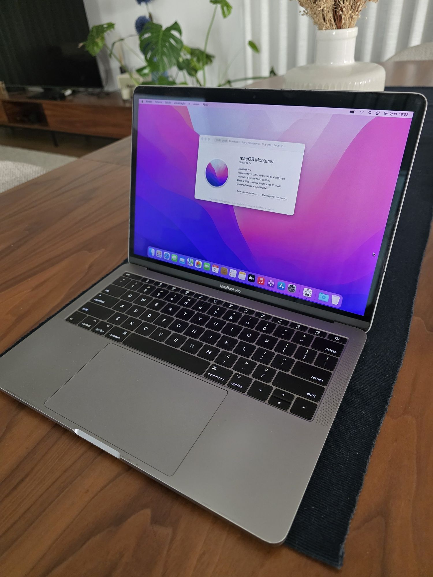 MacBook Pro 2016, 256GB c/NOVO. Troca/retoma. Com carregador