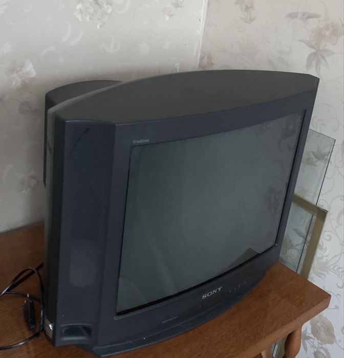 Продам старі телевізори та монітор
