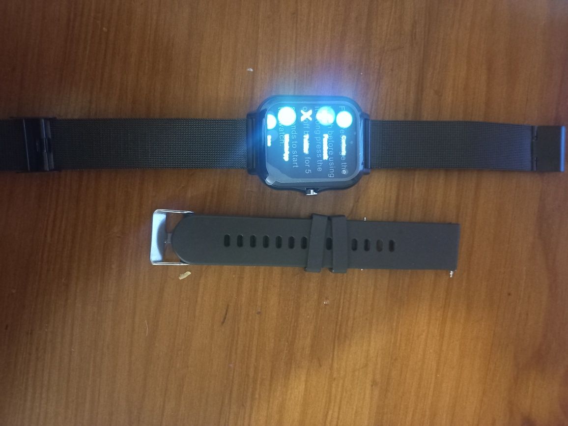 Smartwatch novo preto com 2 braceletes