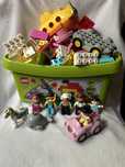 Zestaw LEGO DUPLO Masha Dziecko Pani Mama Pan Tata Kucyk Delfin okazja
