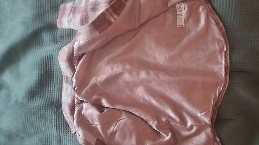 Kurtka w kratkę rozmiar 116