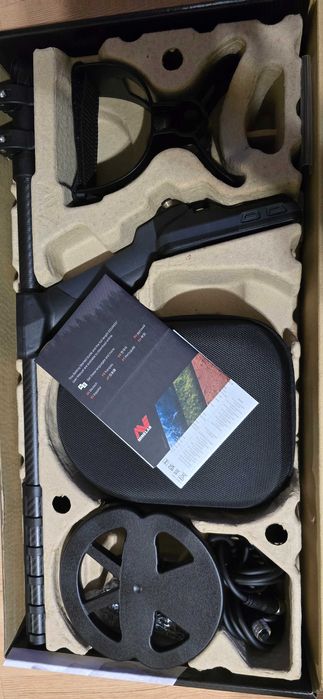 Wykrywacz metali Minelab Equinox 900 + pointer 40+ 3 cewki + torba