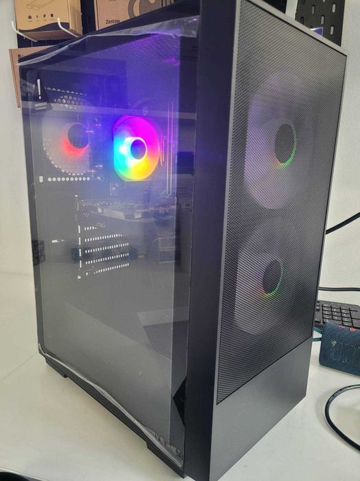 Komputer PC  i5-4460 / 16GB RAM / RX 560 / SSD 240GB