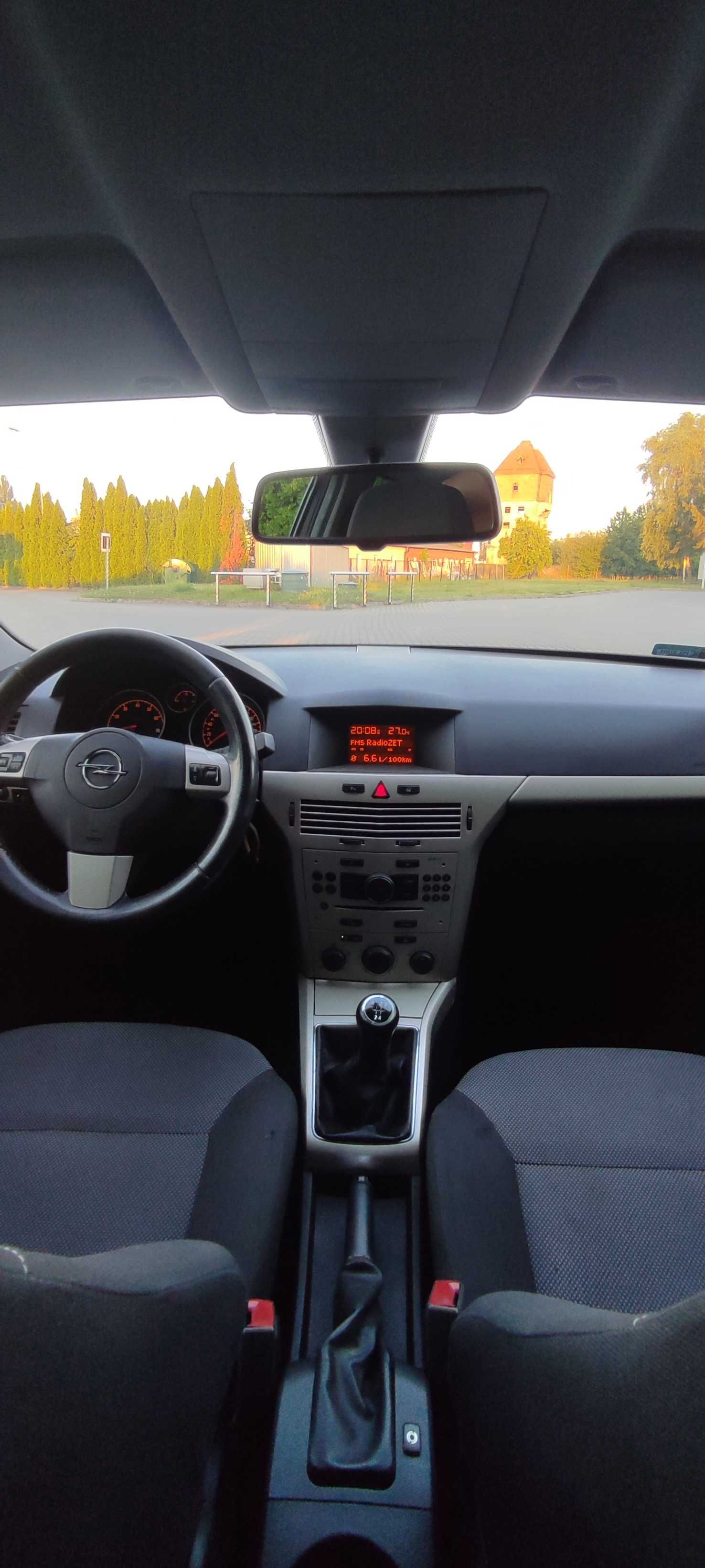Opel Astra H Hatchback 2009r.