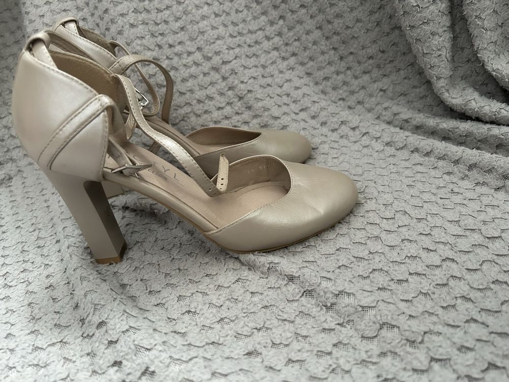Buty ślubne Kotyl 35 perłowe skóra naturalna licowa