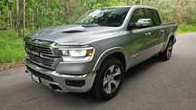Dodge RAM DODGE RAM 1500 Laramie 4x4 Sport 5.7 HEMI V8 nagłośnienie ALPINE LPG