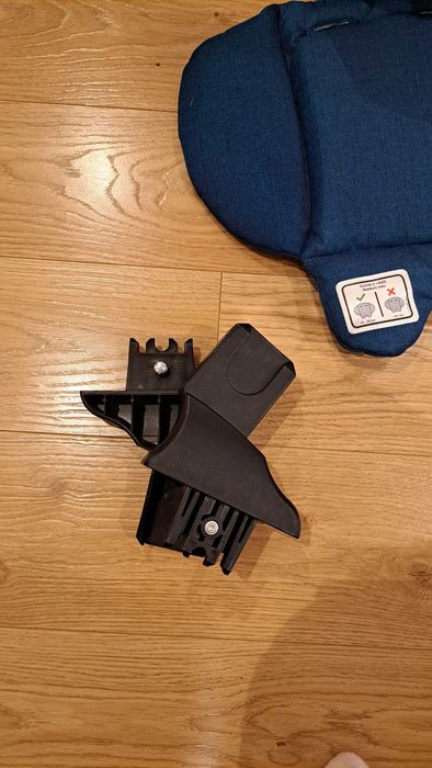 Zestaw dwóch fotelików Cybex + baza obrotowa