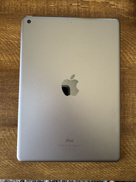 iPad 5ª Geração 32GB Wi-Fi - Como Novo + Capa