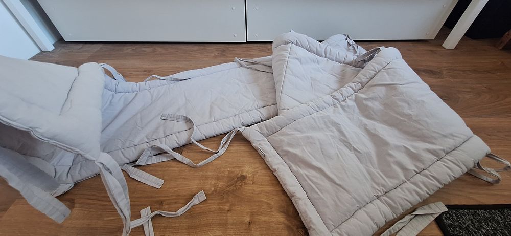 Ochraniacz na całe łóżeczko