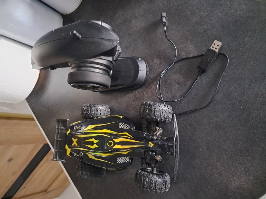 Samochu zdalnie sterowany