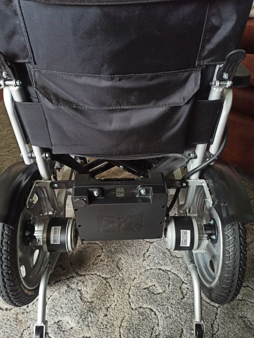 Коляска інвалідна електрична D-810