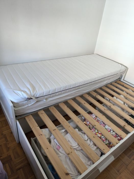 IKEA BRIMNES Cama individual/dupla com 2 gavetas e 2 colchões