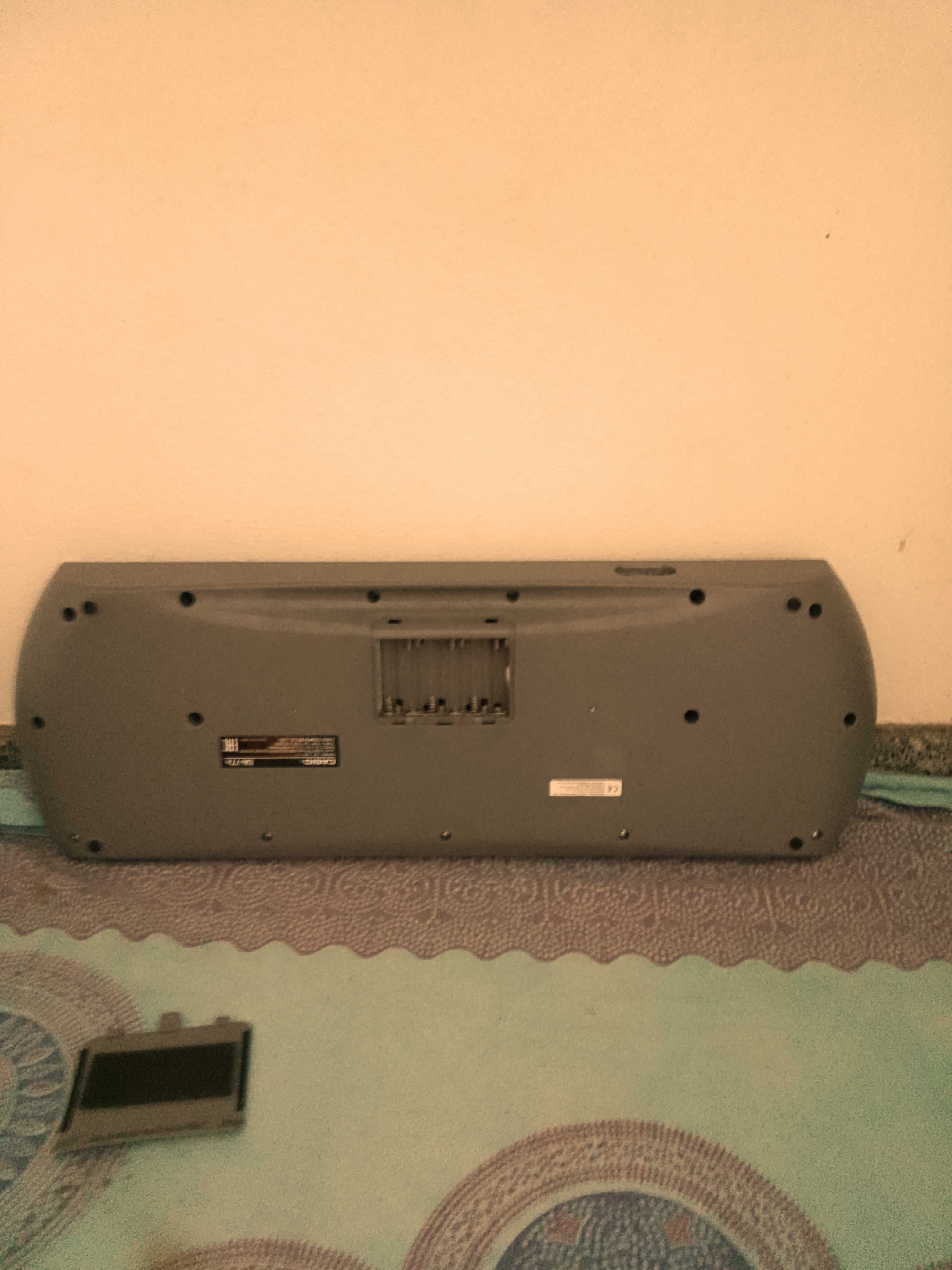 Mini órgão Casio SA-77