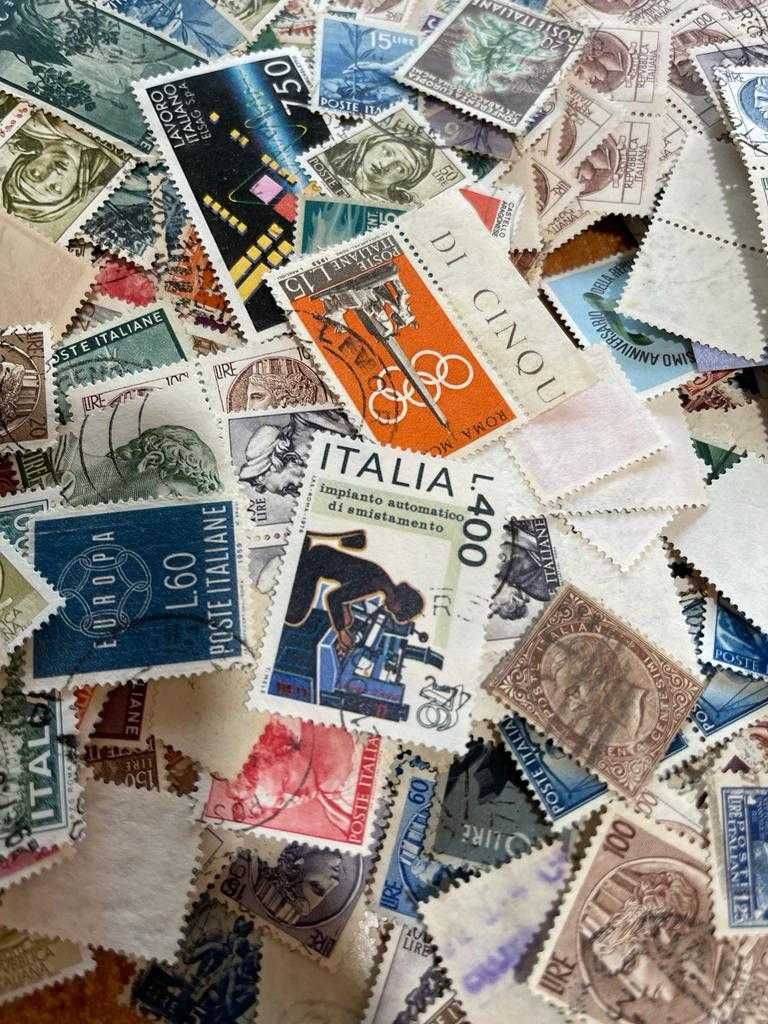Vários lotes de 100 selos antigos da Itália