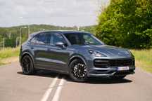 Porsche Cayenne Porsche Cayenne Turbo , 67 000 km przebiegu ,Japonia ,super stan tech.