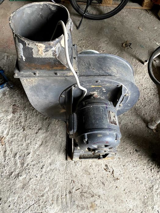 Wyciąg odciąg wentylator dmuchawa