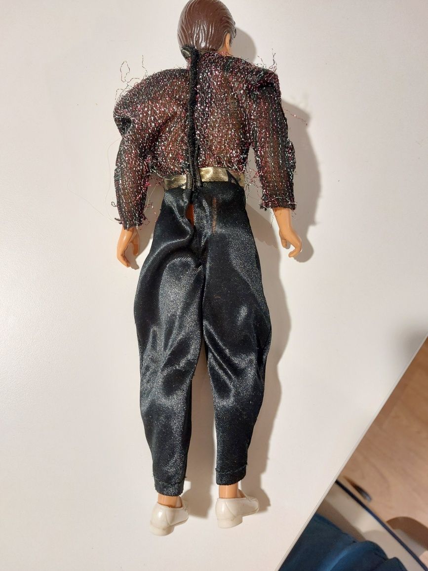 Lalka Ken z lat 90.