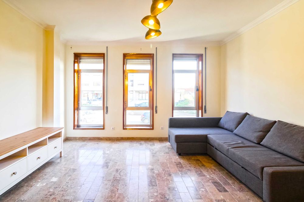 Espaçoso T1 em Baguim junto á estaçao do metro para arrendamento