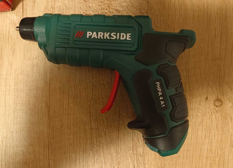 Bezprzewodowy akumulatorowy pistolet do klejenia na gorąco Parkside