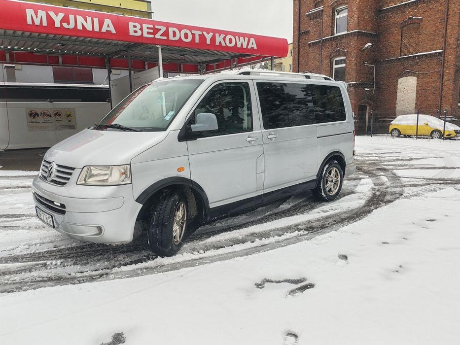 Sprzedam Volkswagen T5 8 osobowy