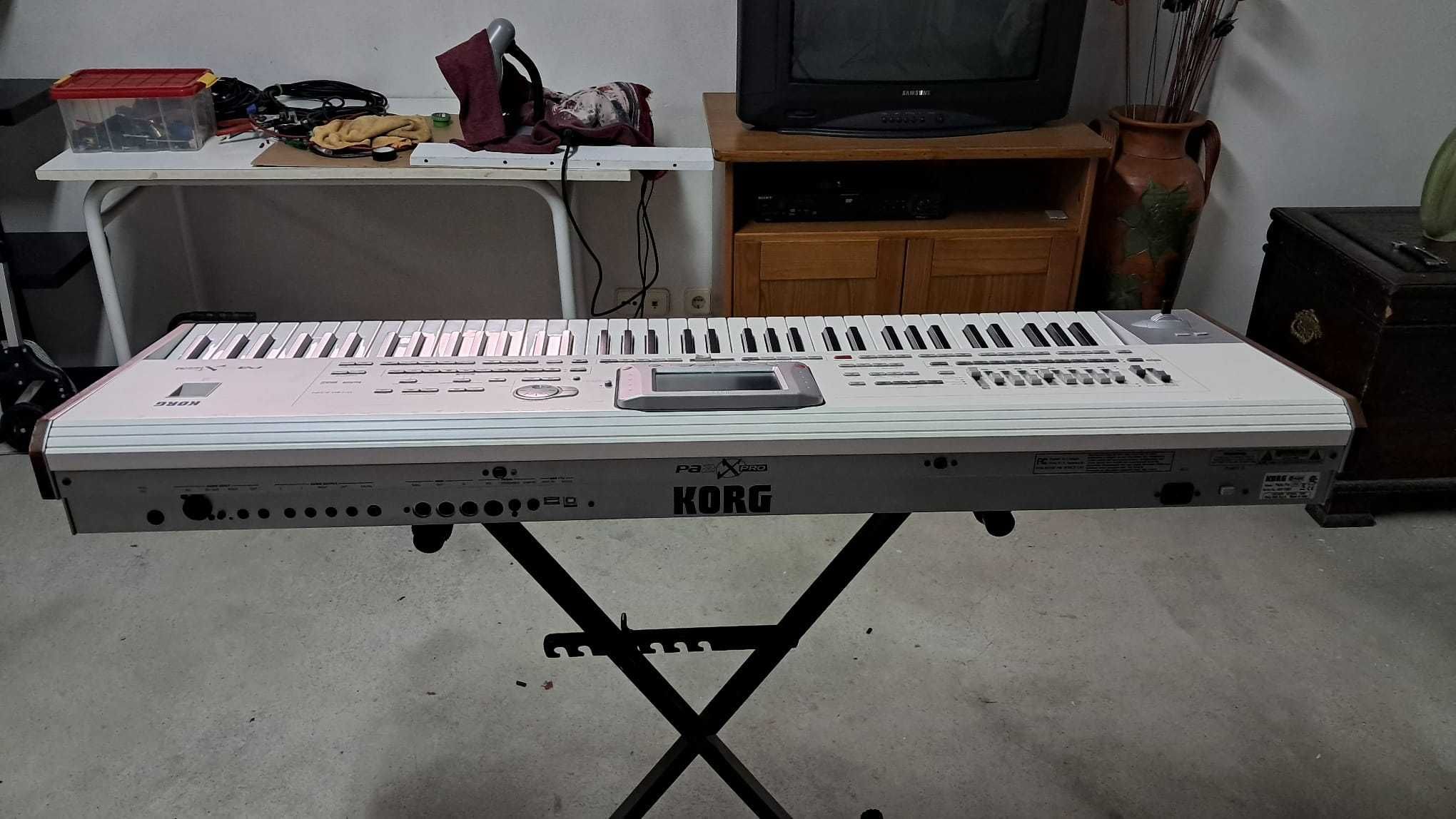 Korg Pa2X Pro - Como NOVO