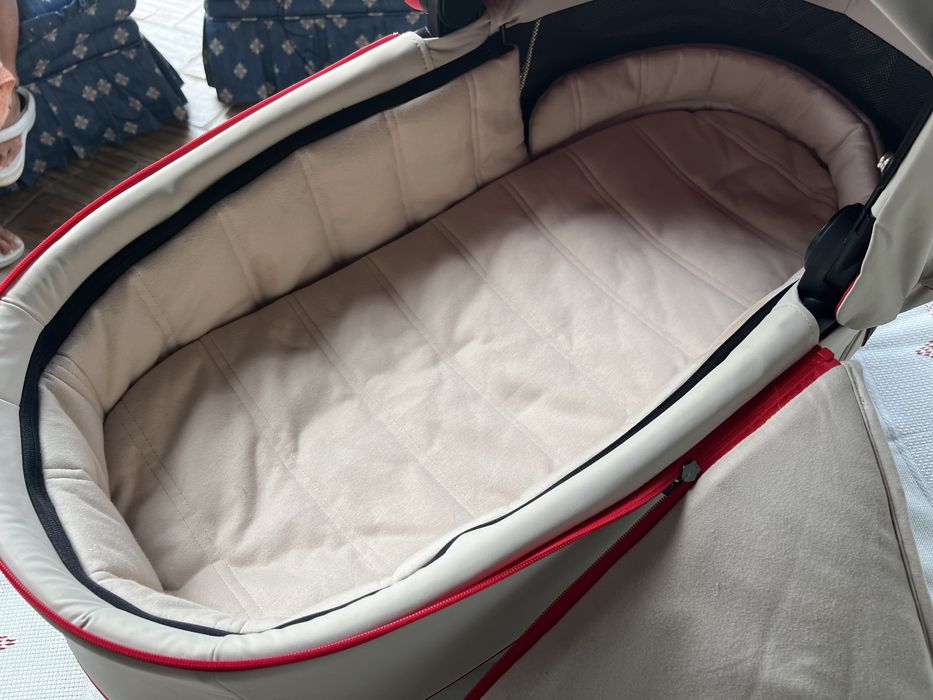 Cybex Alcofa Lux Priam Scuderia Ferrari Silver Grey