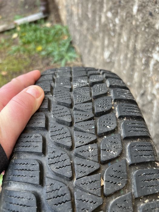 Продам резину Bridgestone Blizzak LM-20 175/55 R15 77T