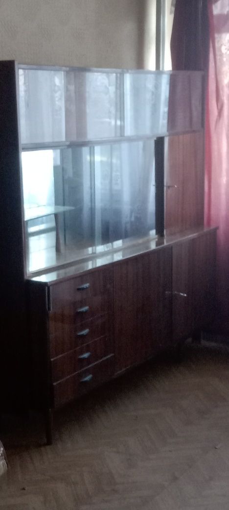Witryna oszklona z lustrem PRL