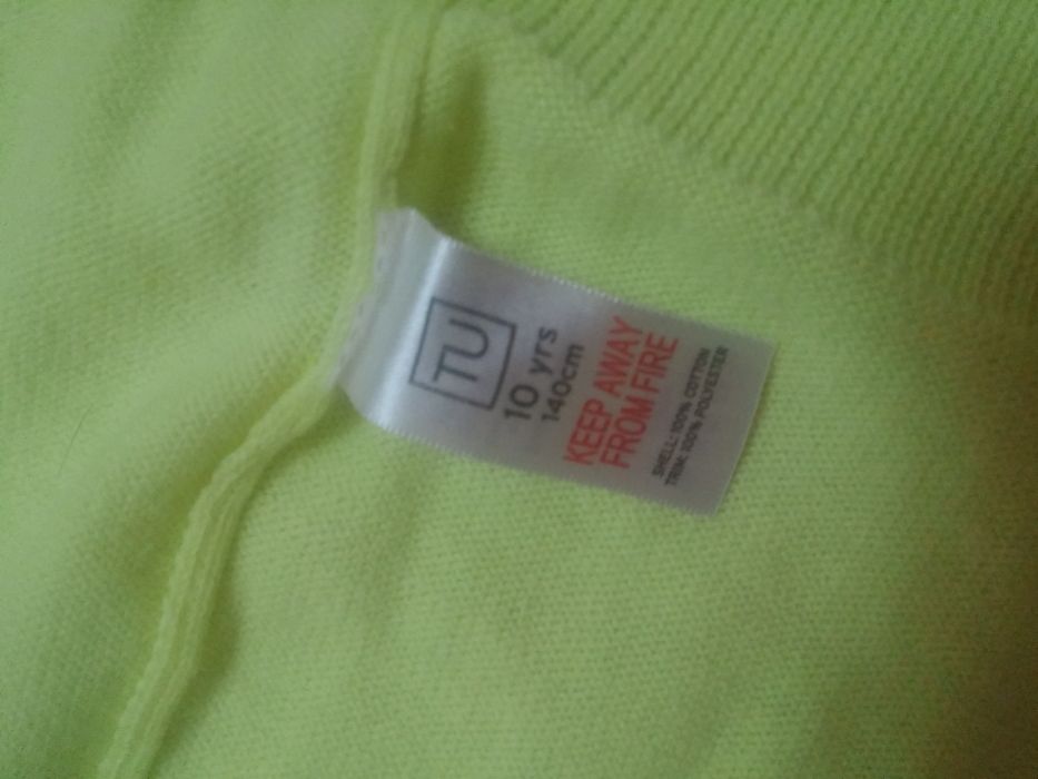 Желтый нарядный кардиган на девочку 9-11 лет.