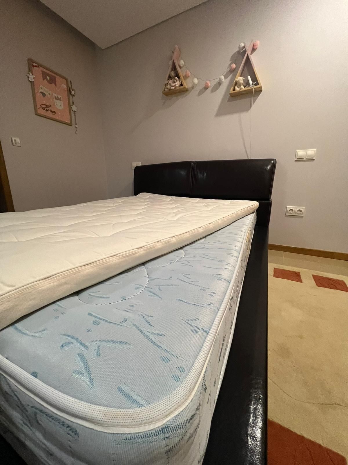 Cama de napa preta