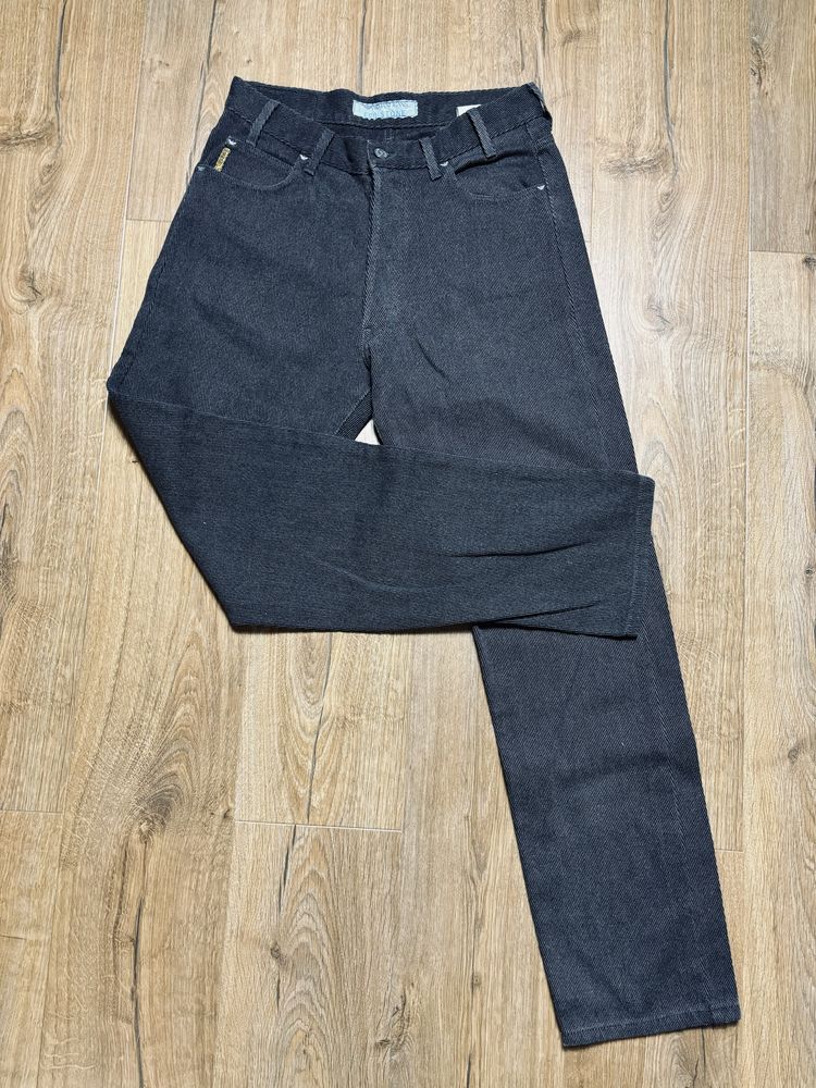 Armani Jeans spodnie 31 czarne zadbane jak nowe unikatowe
