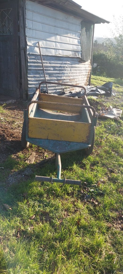 Carinho De Mão Em Bom Estado