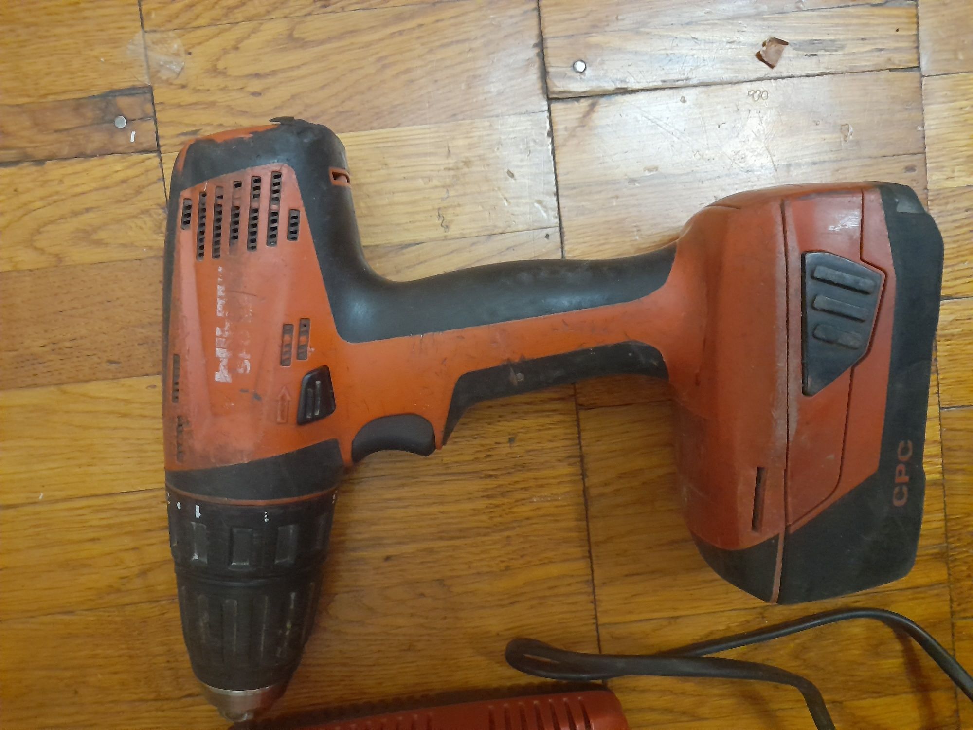 Шуруповерт HILTI 22V