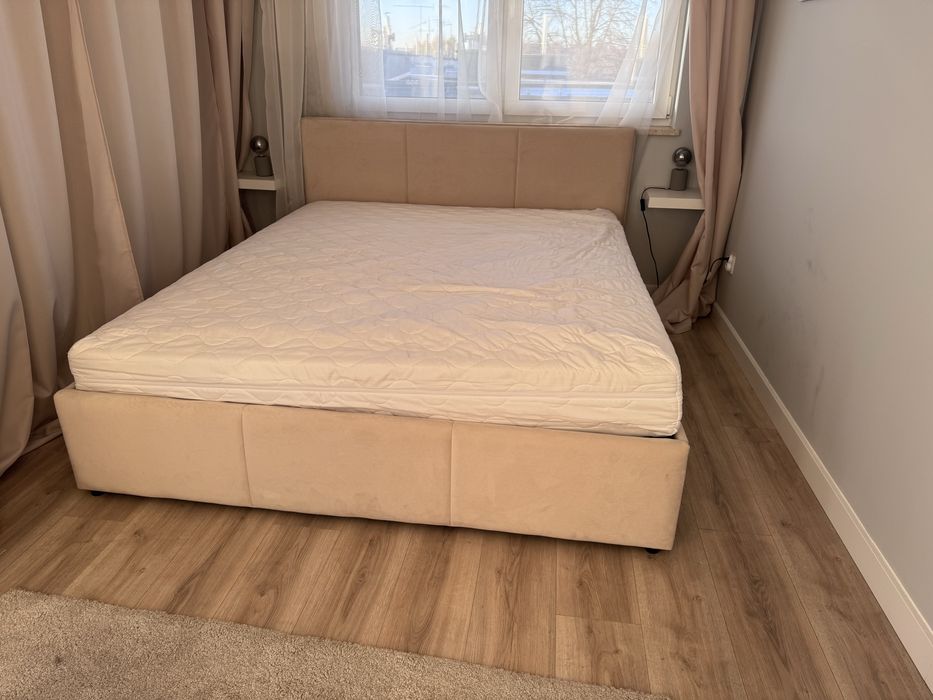 Łóżko z materacem 160x200