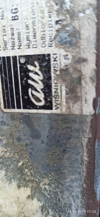 Brama garażowa uchylna z drzwiami Wiśniowski