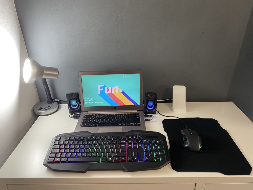 Kit gaming RGB 4 peças - Teclado, Rato, Colunas, Tapete de rato