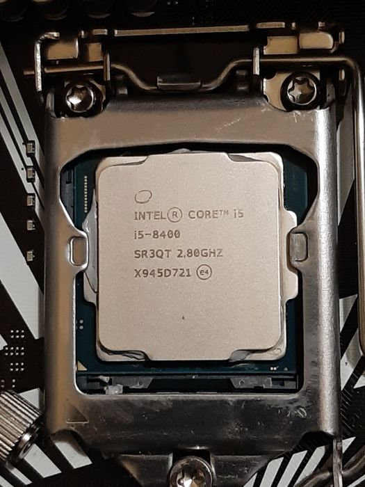 Процесор intel i5-8400