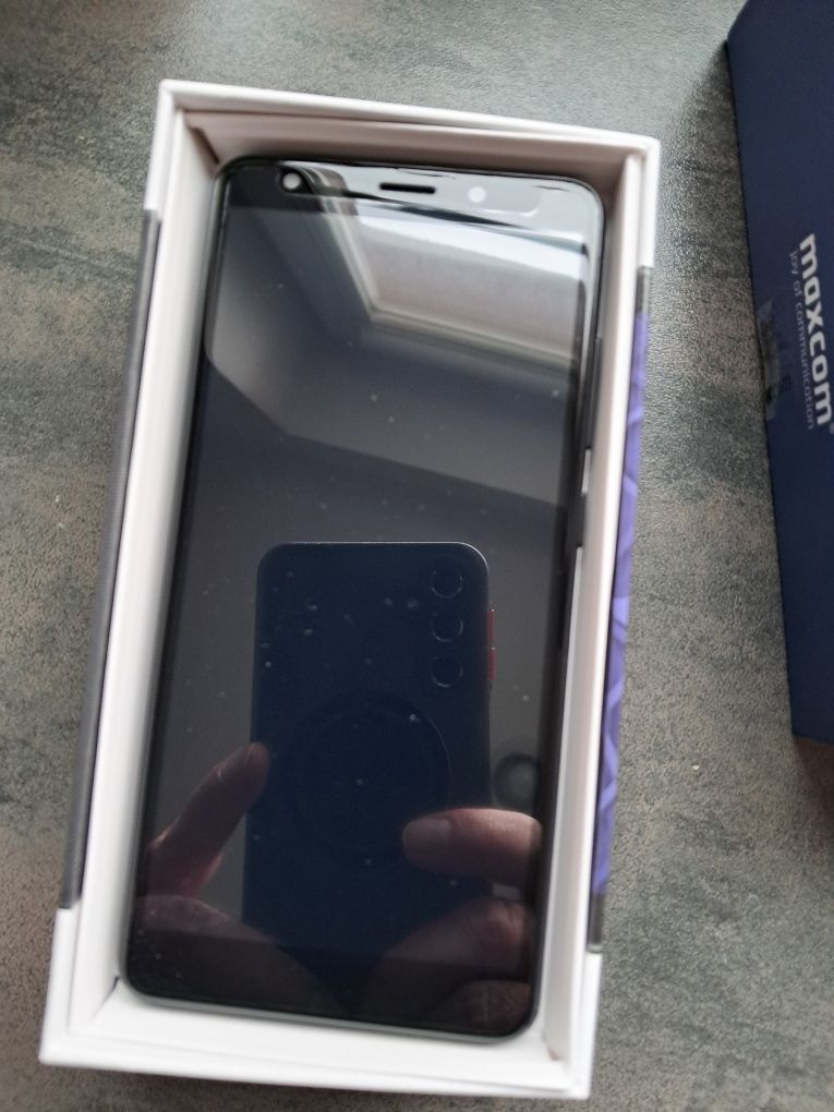 Smartfon Maxcom MS554 2/32GB 5,5" - nieużywany