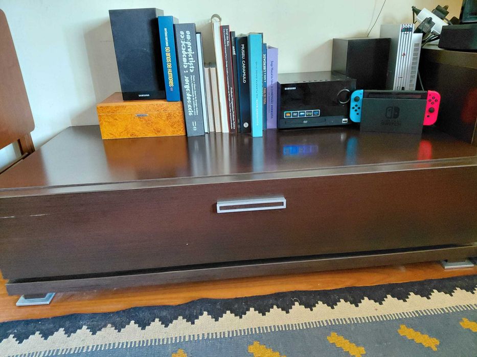 Conjunto gaveta e minibar