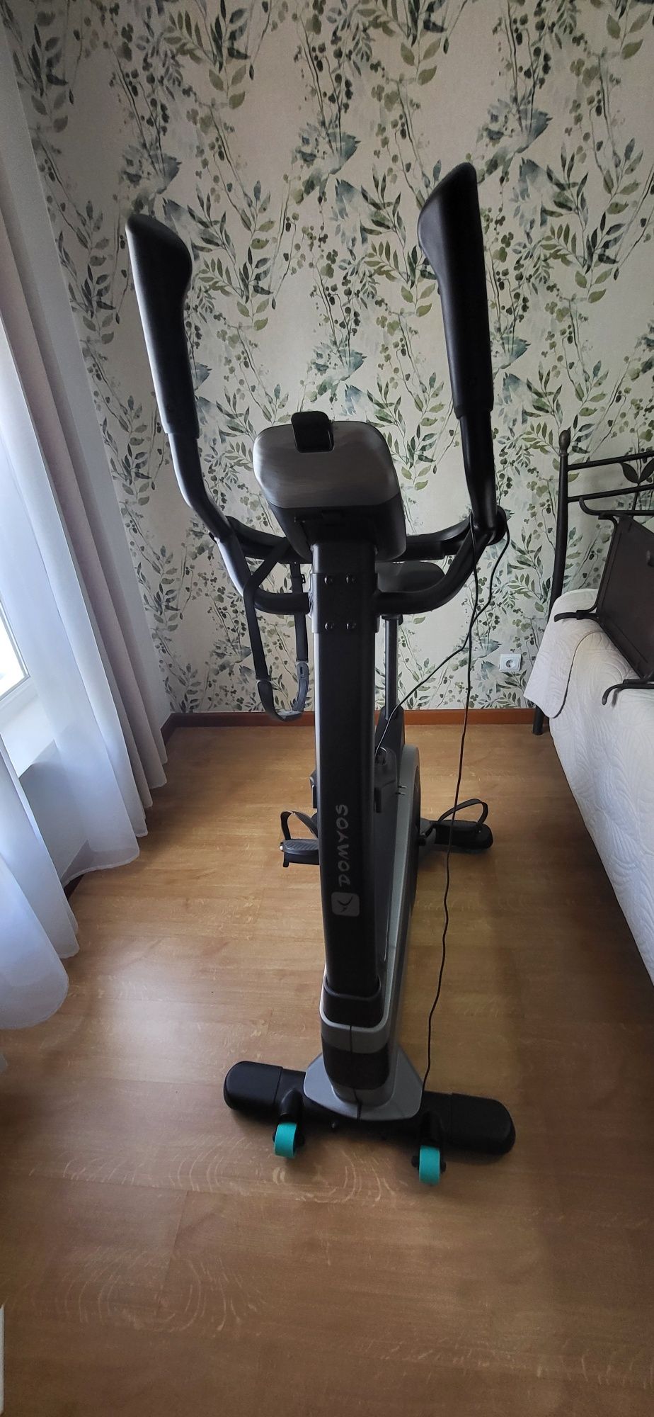 Bicicleta de exercicio Domyo com pouco uso , praticamente novo!
