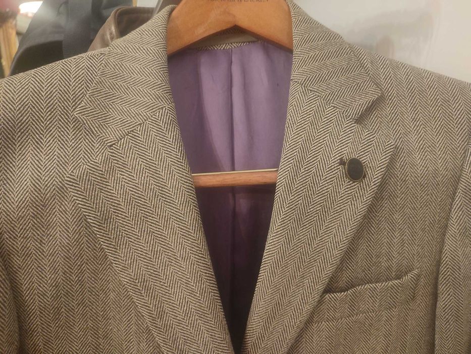 Blazer espinhado tom de castanho com cotoveleiras camurça - Novo