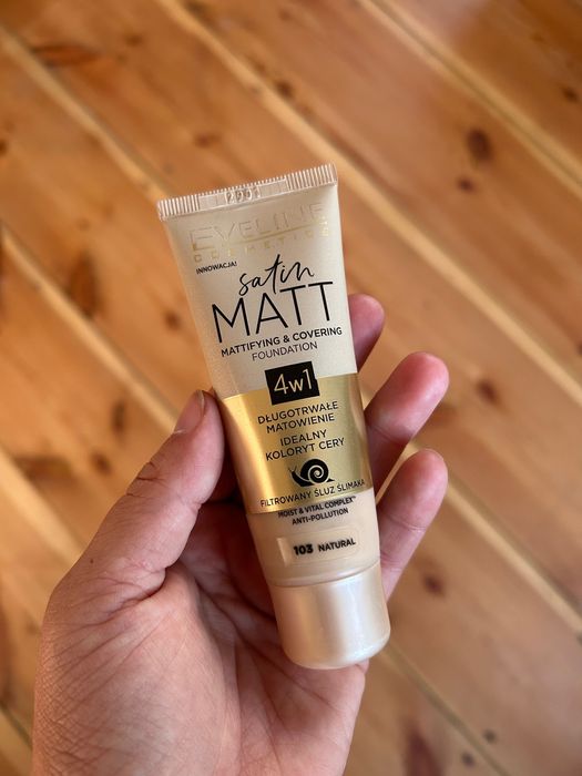 Podkład Eveline Satin mat 103